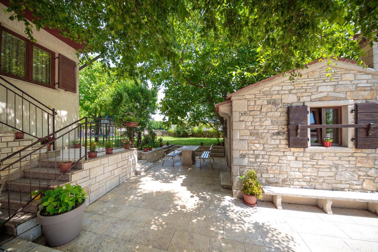 Apartments Mirjana 1655 Kanfanar Exterior foto