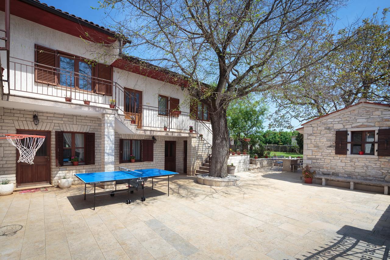 Apartments Mirjana 1655 Kanfanar Exterior foto