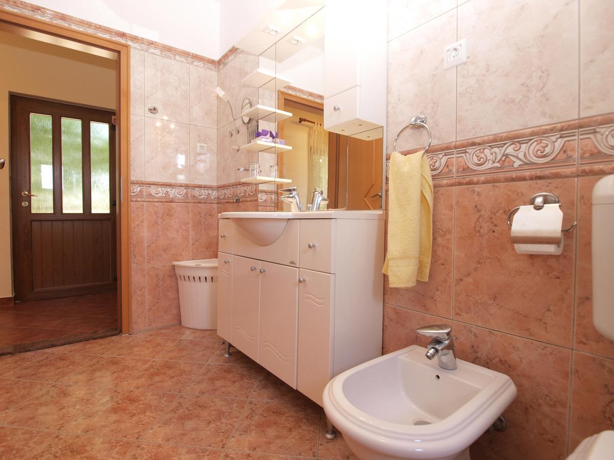 Apartments Mirjana 1655 Kanfanar Exterior foto